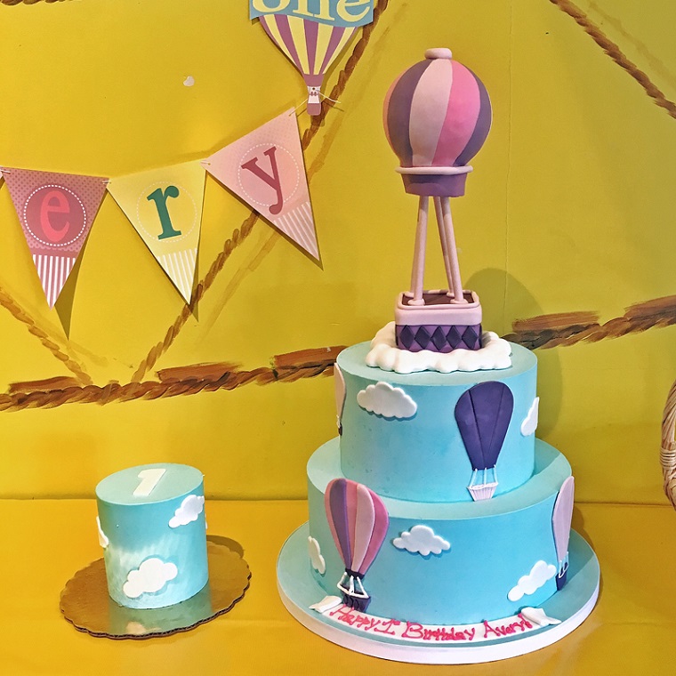 pasteles-para-ninas-color-azul-globo-decoracion