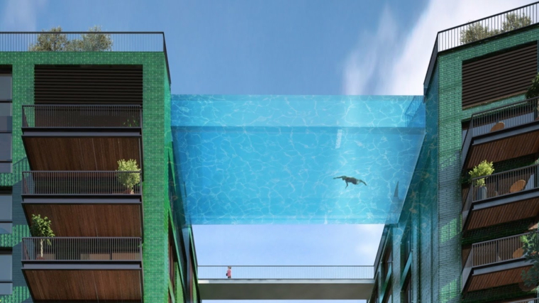 piscina-transparente-entre-edificios
