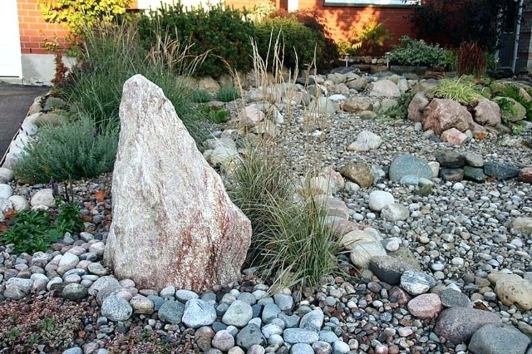 roca-grande-en-el-jardin
