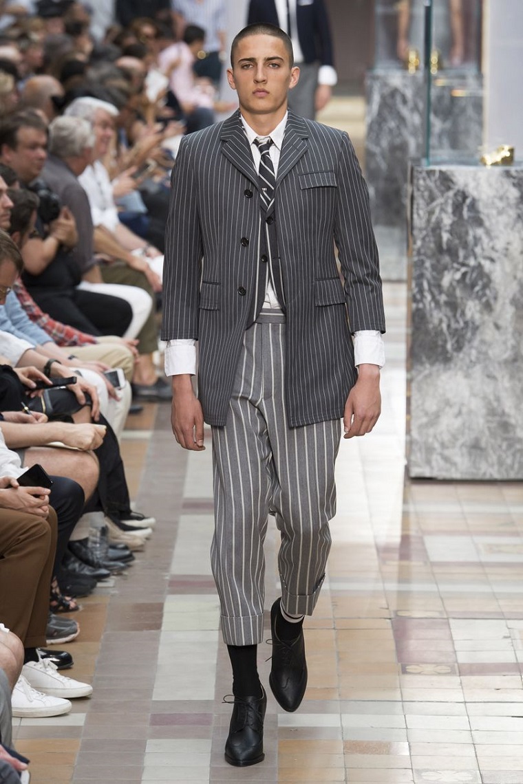 ropa-para-hombre-mejores-disenos-2018-pantalo-traje-rayas