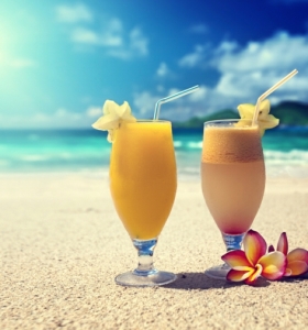 Recetas de bebidas con y sin alcohol para refrescarnos en verano
