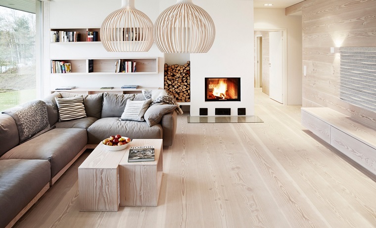 diseno-interior-suelo-madera-sala-estar-blanca