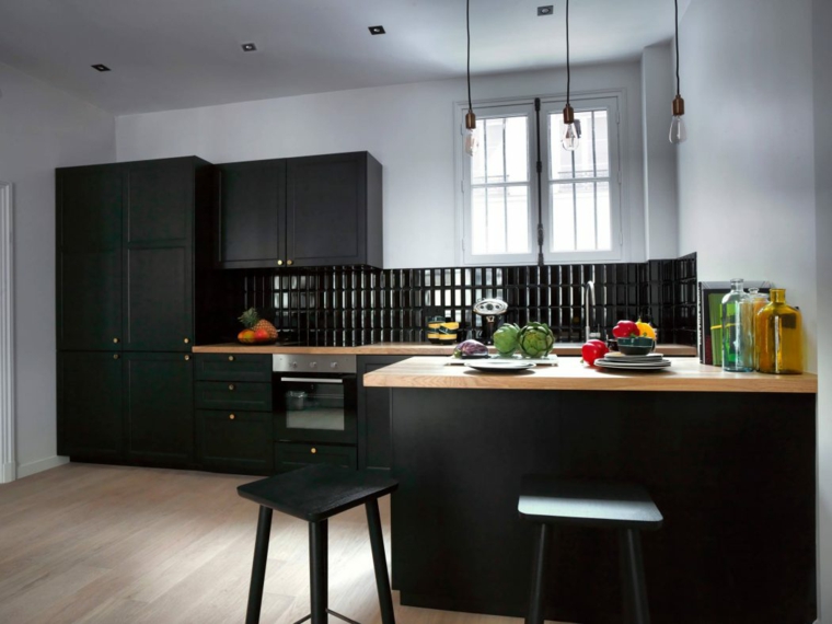 disenos-de-cocinas-modernas-negro-madera-Maureen-Karsenty-ideas