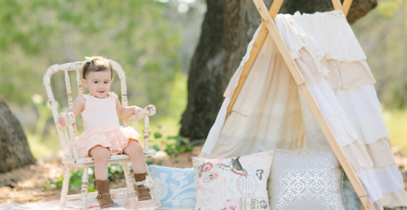 glamping-con-niños-en-el-jardin