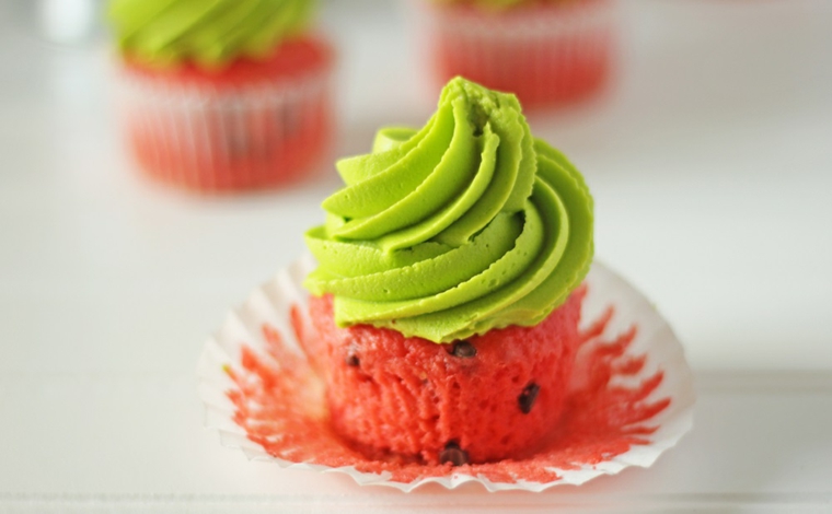 postres-faciles-y-ricos-magdalenas-sandia-resized