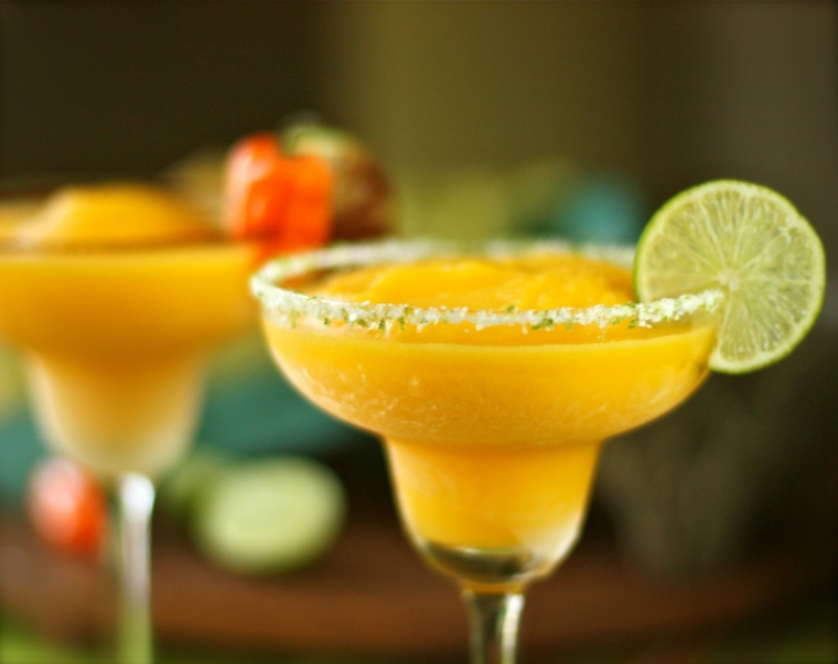 recetas-de-bebidas-alcohol-pina-margarita-resized