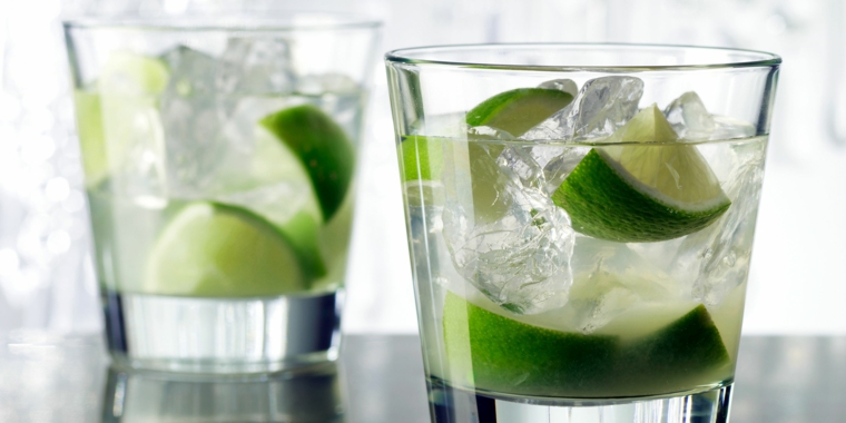 recetas-de-bebidas-alcoholicas-caipirinha-brasilena-resized