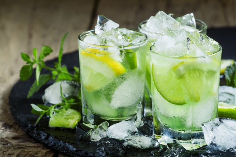 recetas-de-bebidas-verano-caipirinha-brasilena-resized