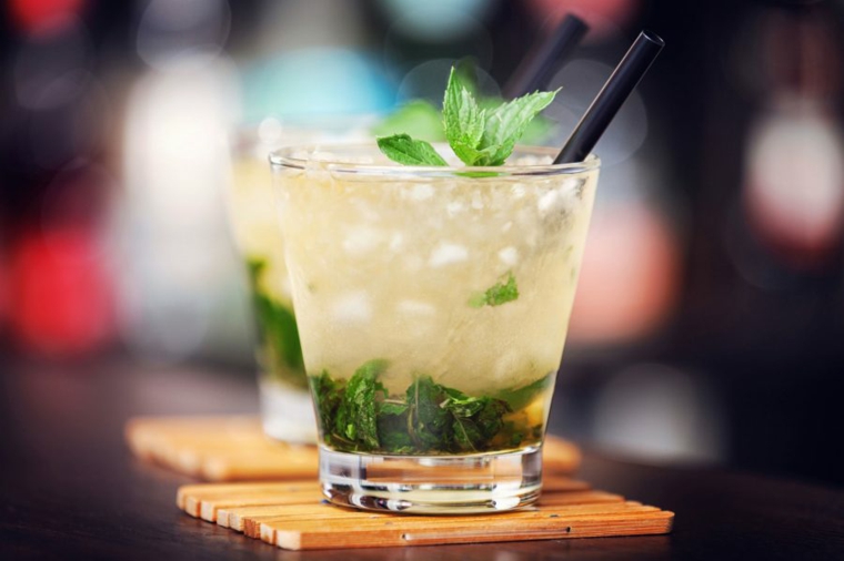 recetas-de-bebidas-verano-julepe-de-menta-resized