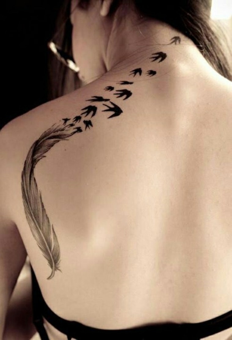 tatuaje-de-pluma-y-aves