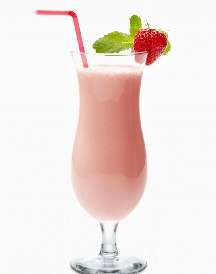 cócteles sin alcohol recetas-interesantes-leche-fresas