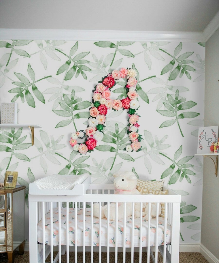 decoracion-de-cuarto-de-bebe-estilo-tropical-cuna-blanca
