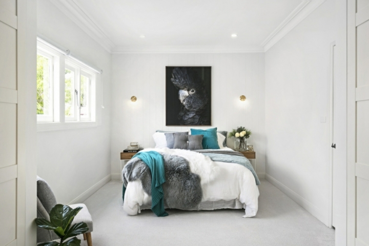 Decoracion moderna con acentos de color turquesa en el interior