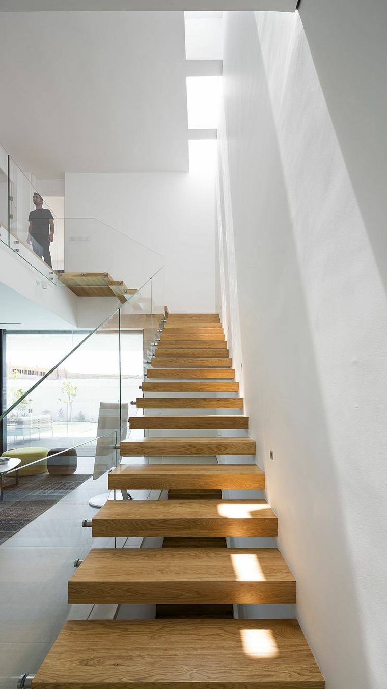diseno-de-escaleras-Shachar-Rozenfeld-Architects-escalones-madera
