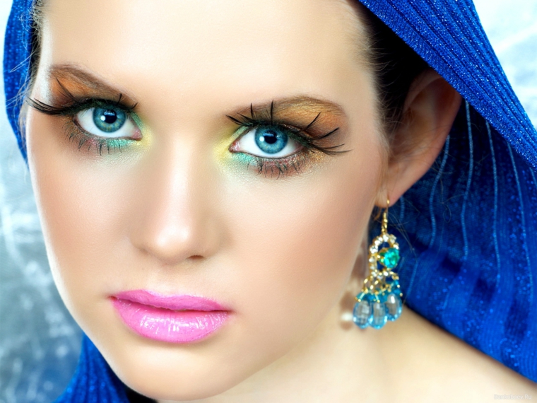 maquillaje-de-moda-colores-verano-resized