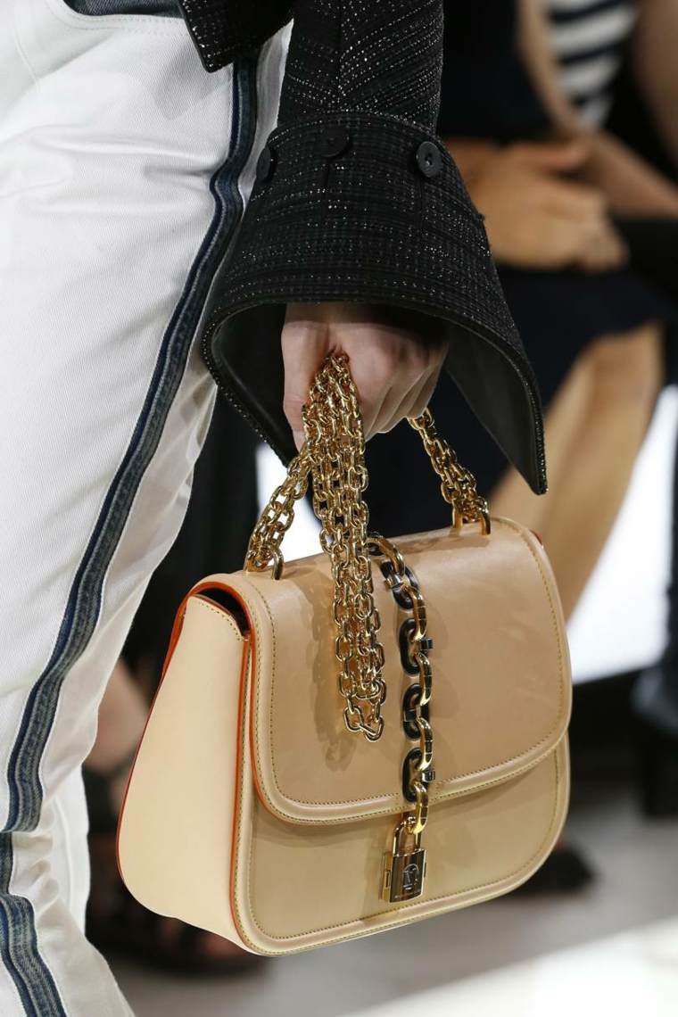 moda-actual-verano-esenciales-bolsos-Louis-Vuitton-ideas