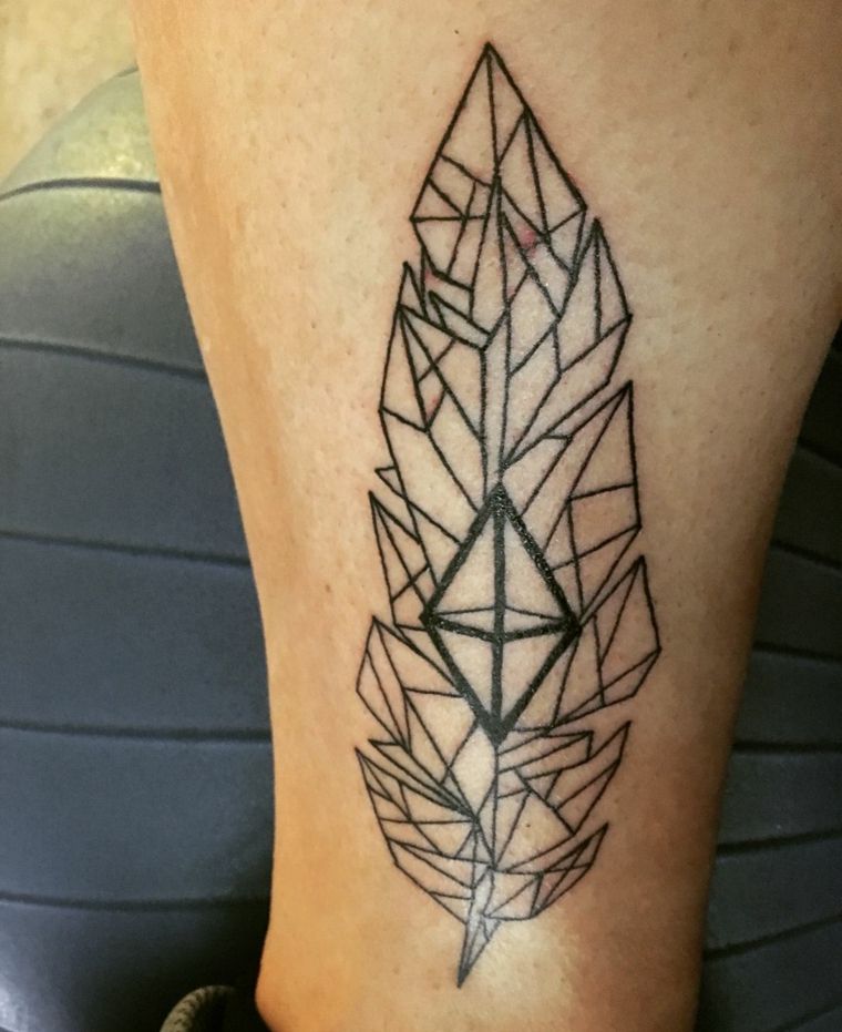 tatuaje-geometrico-pluma-opciones