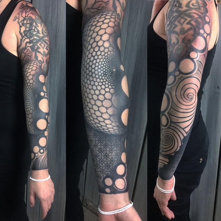 tatuajes elegantes-tendencias-estilo-moderno-tattoo-negro