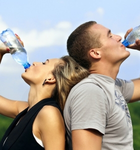 Beneficios de tomar agua en ayunas para llevar una vida más saludable