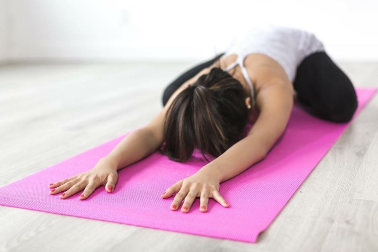 el yoga-practica-casera