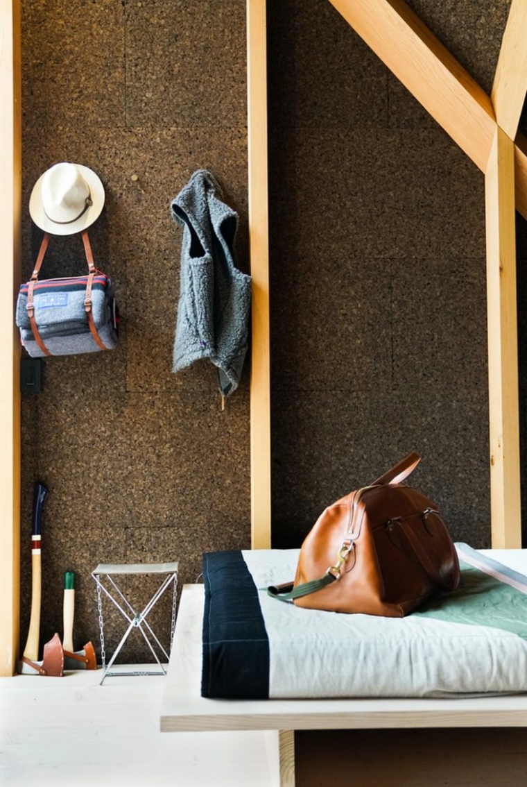 interior-de-madera-y-corcho