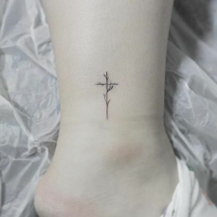 tatuarse una Cruz