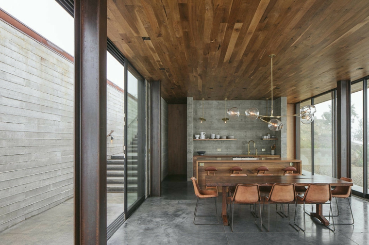 comedor Off-Grid Guest House