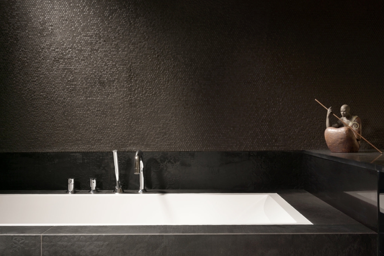 como-decorar-un-bano-moderno-negro-resized