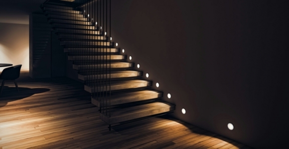 iluminacion-interior-escaleras-modernas-resized