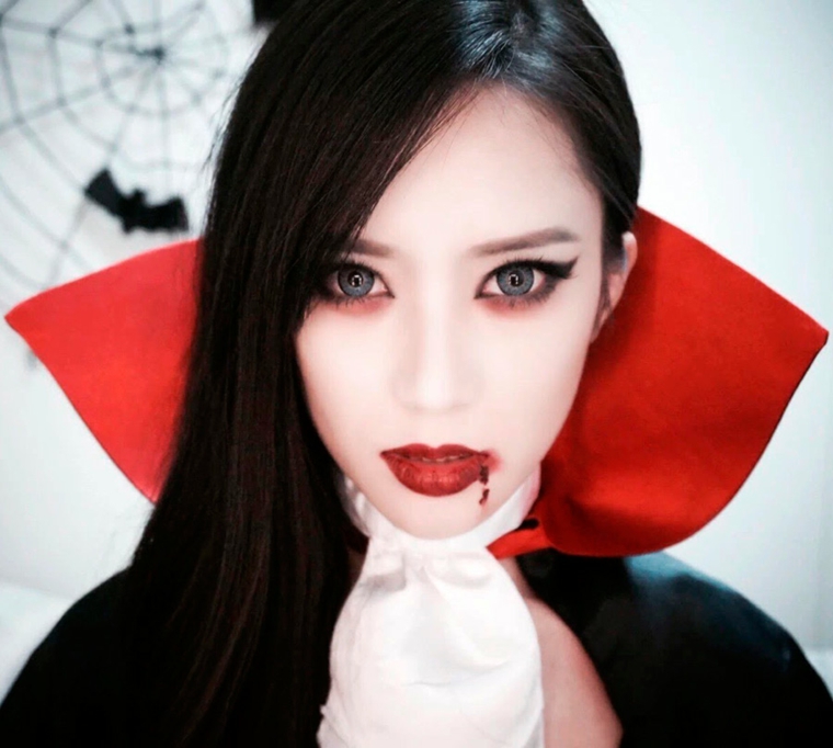 maquillaje-de-fantasia-para-halloween-vampiresa-resized