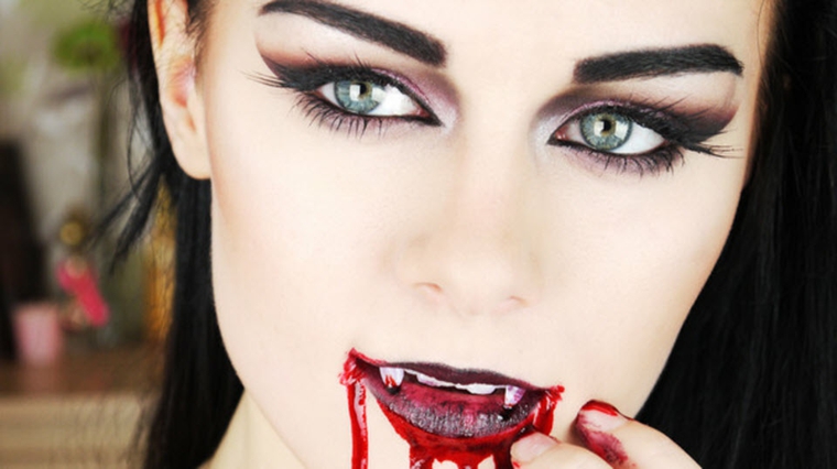 maquillaje-para-halloween-para-mujer-vampiresa-resized