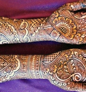Tatuajes temporales de henna delicados y modernos