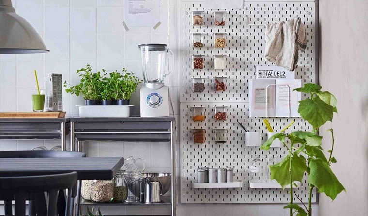 accesorios-de-cocina-ideas-tablejo-clavijas--organizacion