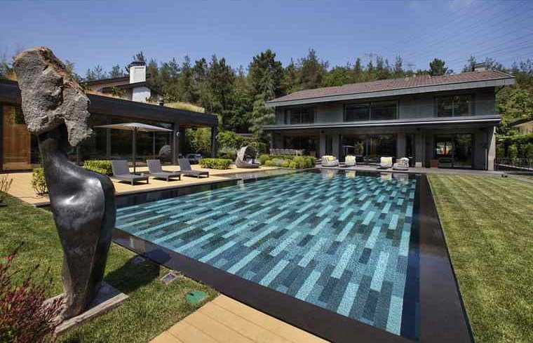 casas modernas-jardin-piscina-ideas