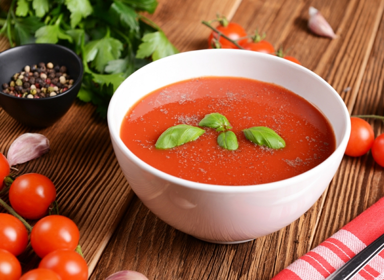 preparacion de gazpacho-facil-casa