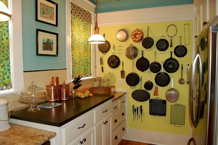 tablero-clavijas-cocina-pared-grande-almacenamiento