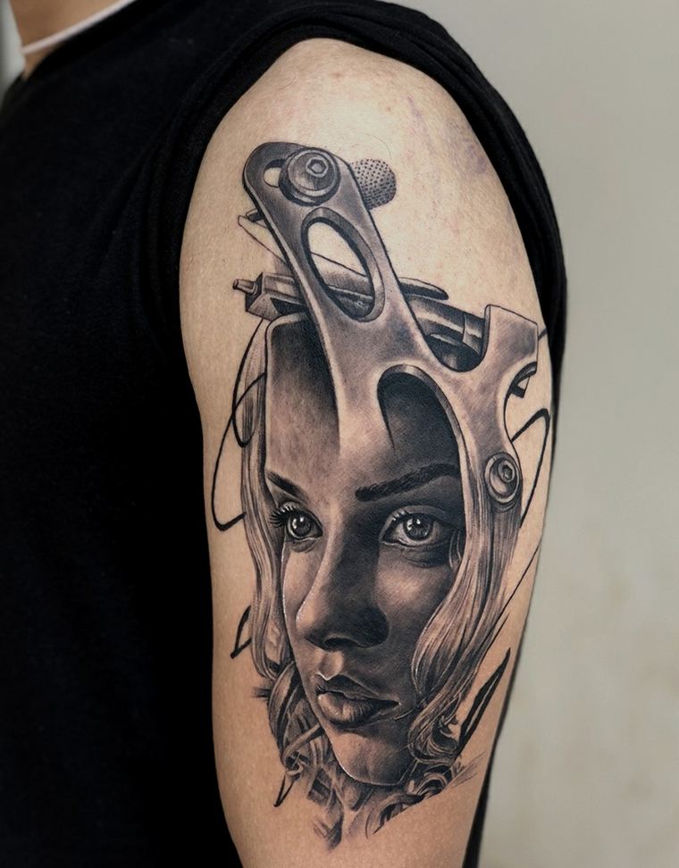 tatuaje-rostro-mujer-opciones-hombro