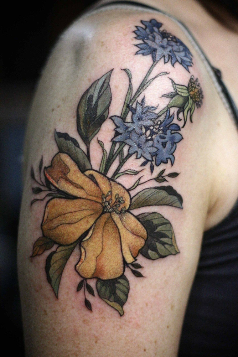 tatuajes-flores-hombro-opciones