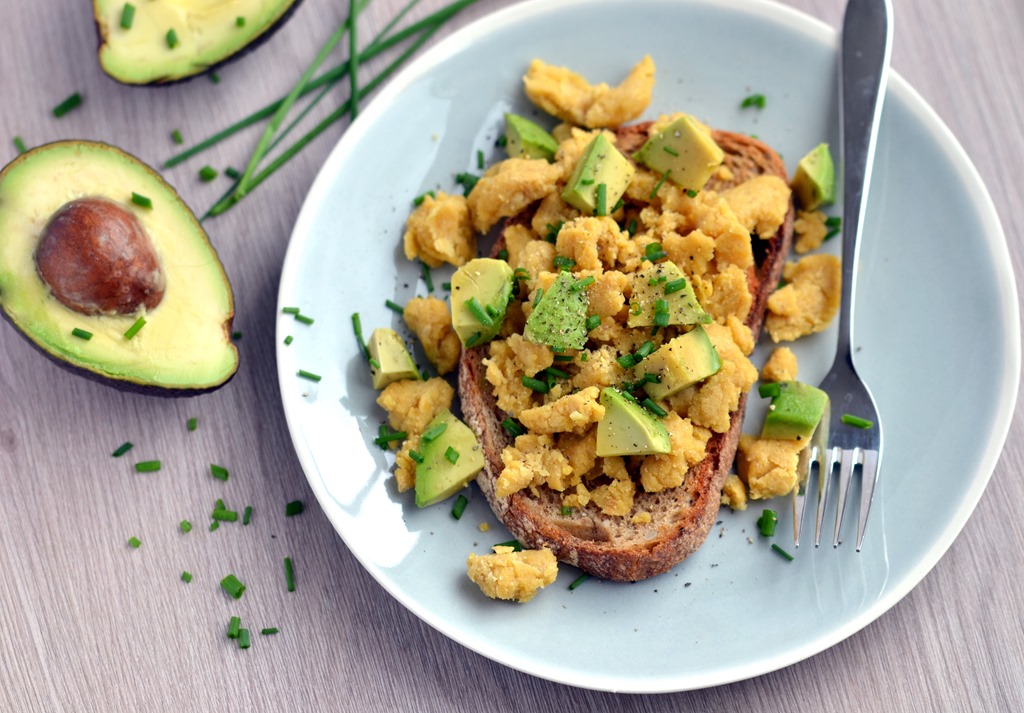 desayunos-veganos-ideas-sudtituir-huevos-opciones