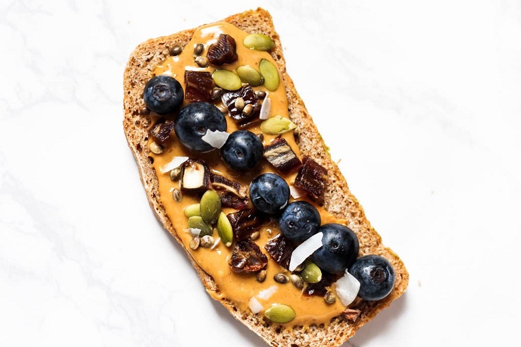 desayunos-veganos-receta-tostadas-frutas