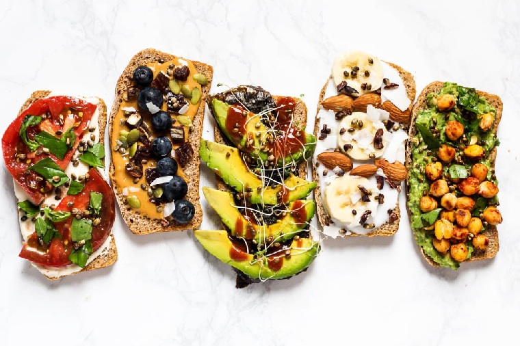 desayunos-veganos-receta-tostadas-ideas-originales