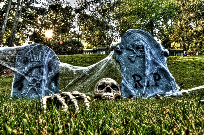 esqueleto-enterrado-halloween-ideas