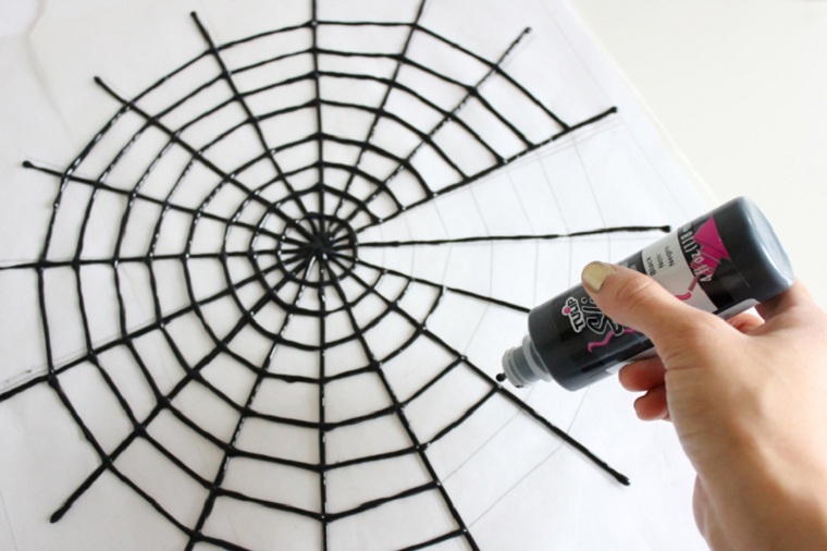 halloween-2018-ideas-mesa-decorada-pintura-negra