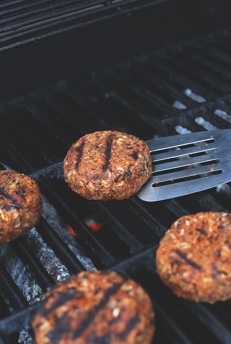 hamburguesas-veganas-faciles-parilla-receta