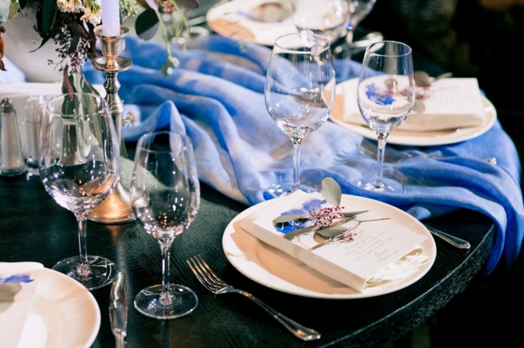 ideas para bodas invierno-decoracion-detalle-azul-claro