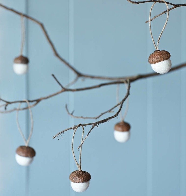 manualidades-decorativas-bellotas-secas