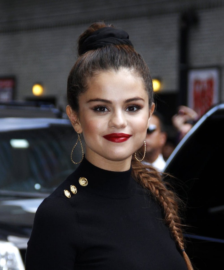 peinados-de-moda-2018-estilo-cabello-recogido-trenza