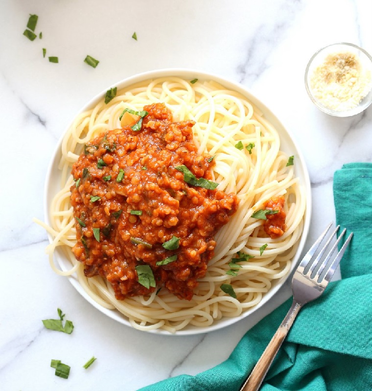 recetas veganas fáciles-lentejas-bolonesa-espaguetis