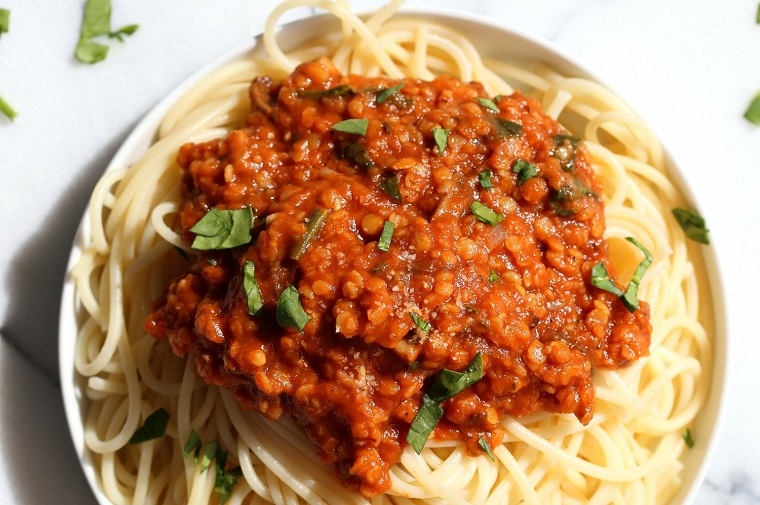 recetas veganas fáciles-lentejas-bolonesa-ideas