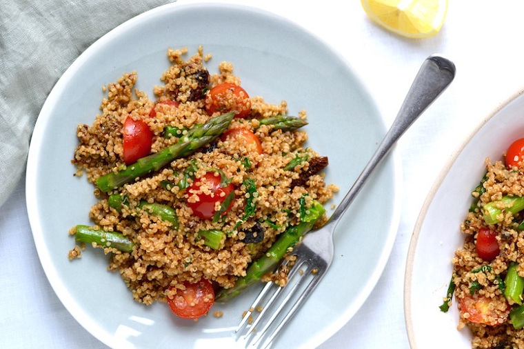 recetas-veganas-rapidas-esparragos-quinoa-ideas-rapidas